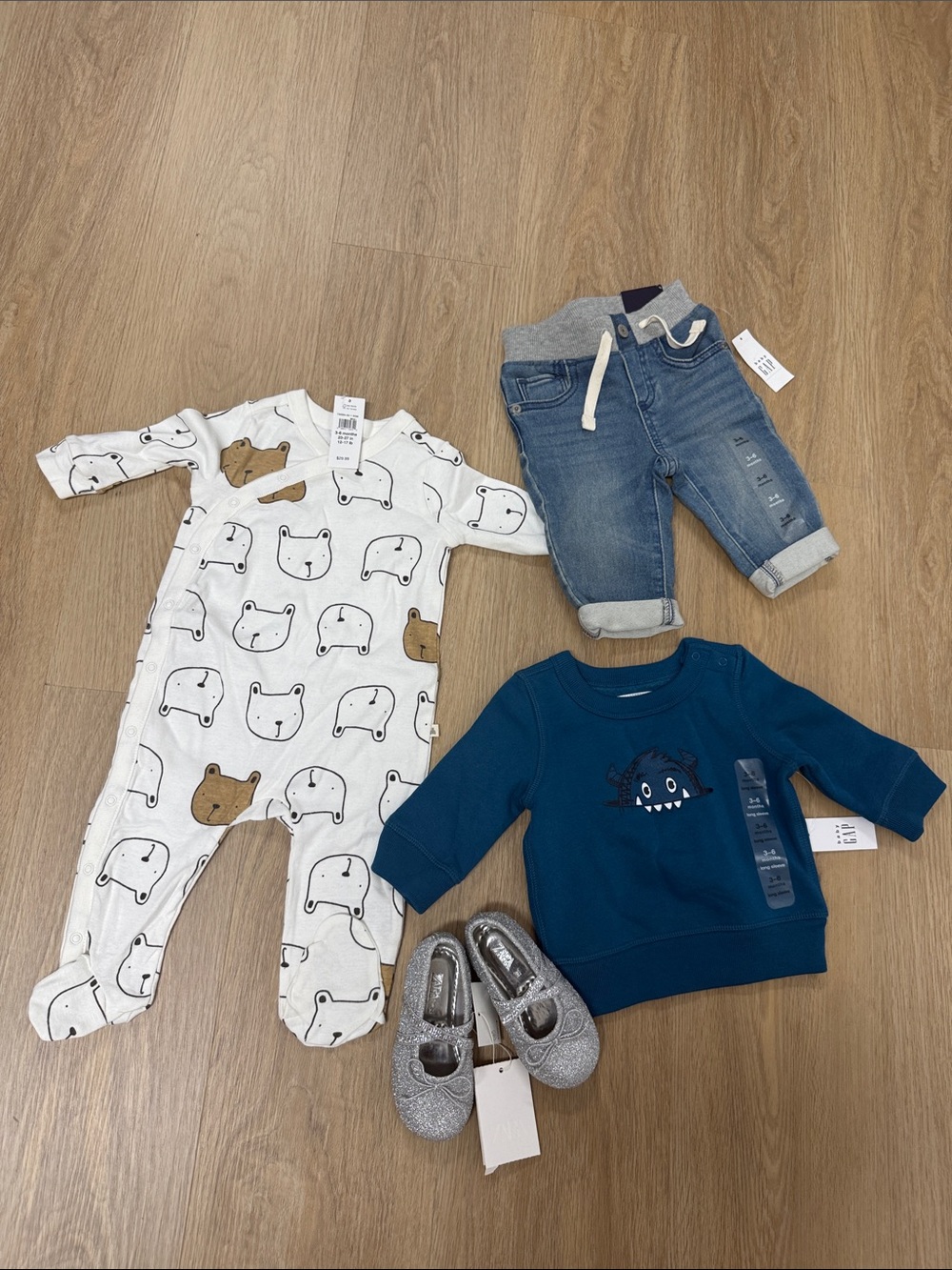 NEW WITH TAGS!!! BABY CLOTHES BUNDLE 3-6 MONTHS